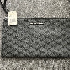 Michael kors clutch wallet